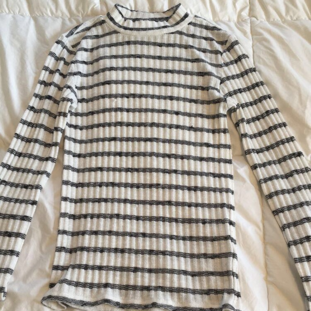 Aeropostale long sleeve striped turtle neck